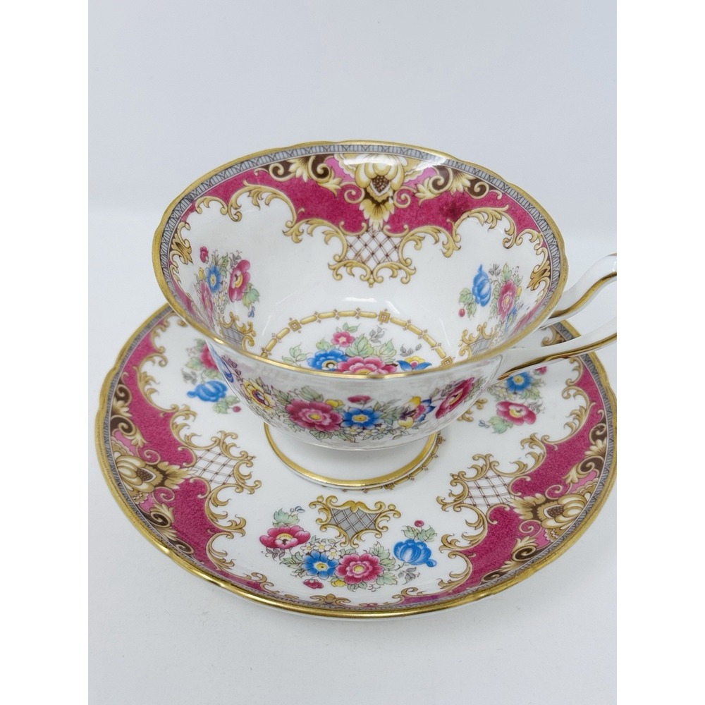 Shelley Sheraton 13289 Teacup Saucer Fine Bone China England Pink Floral Gold